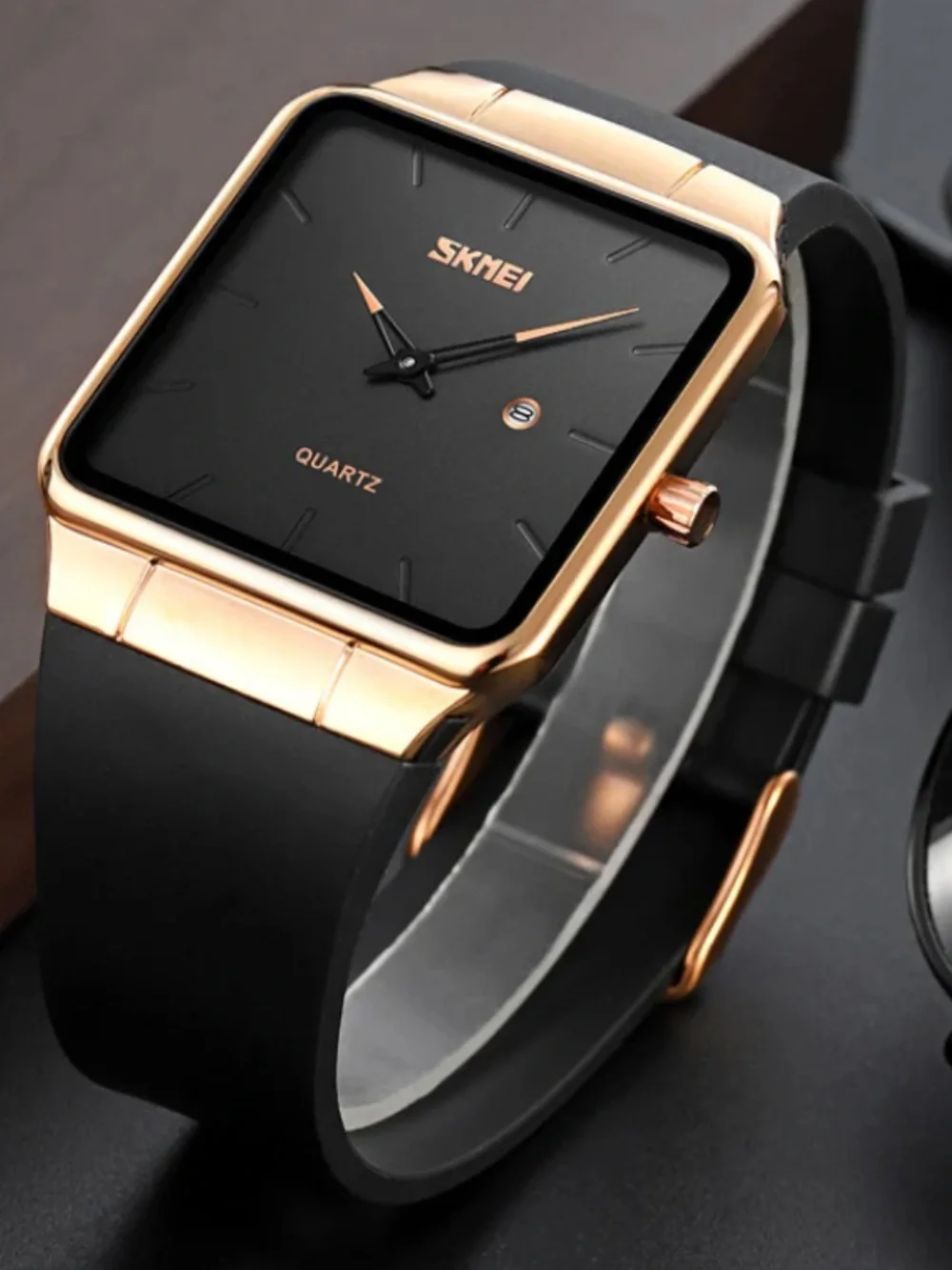 SKMEI Svelete Men’s Square Smartwatch-Style Quartz Watch, Rose Gold & Black